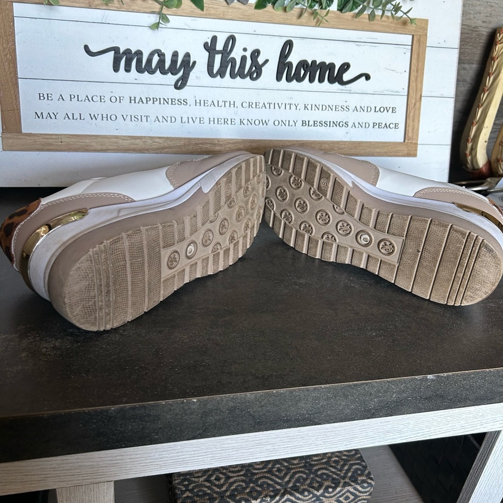 Shoes - Picture 6 of 6